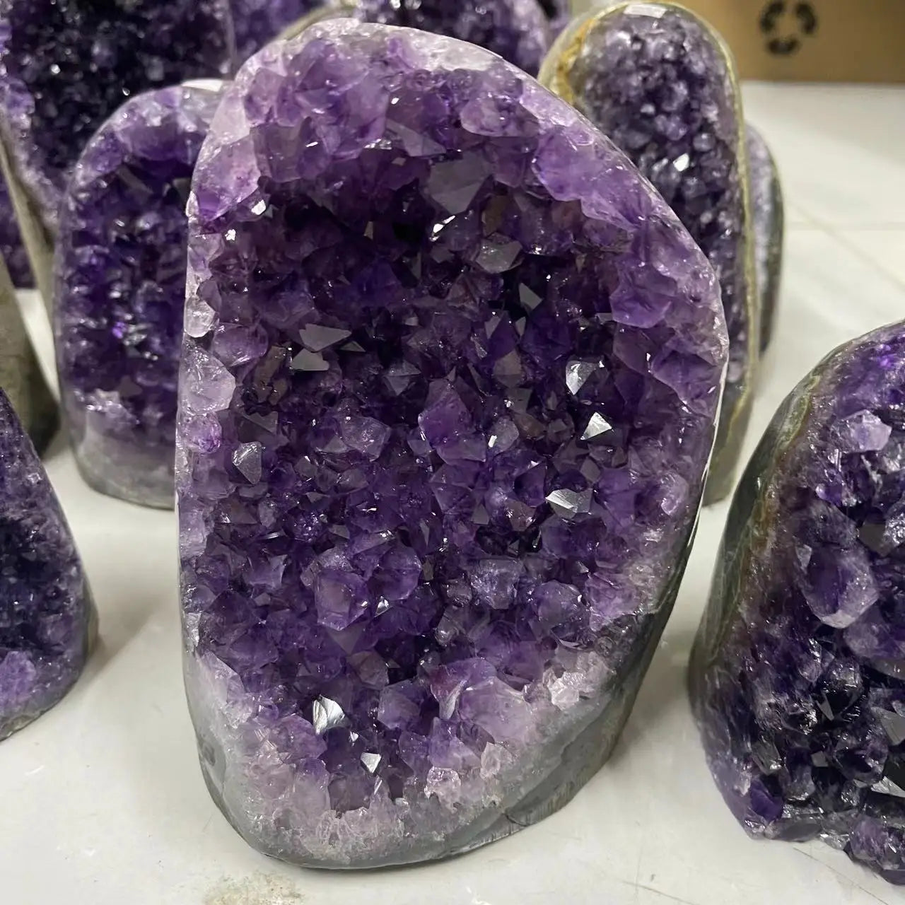 Geode Brazil Amethyst Natural Mineral Specimen Raw Quartz Purple Crystal Healing Stones Home Decoration Gift Cluster